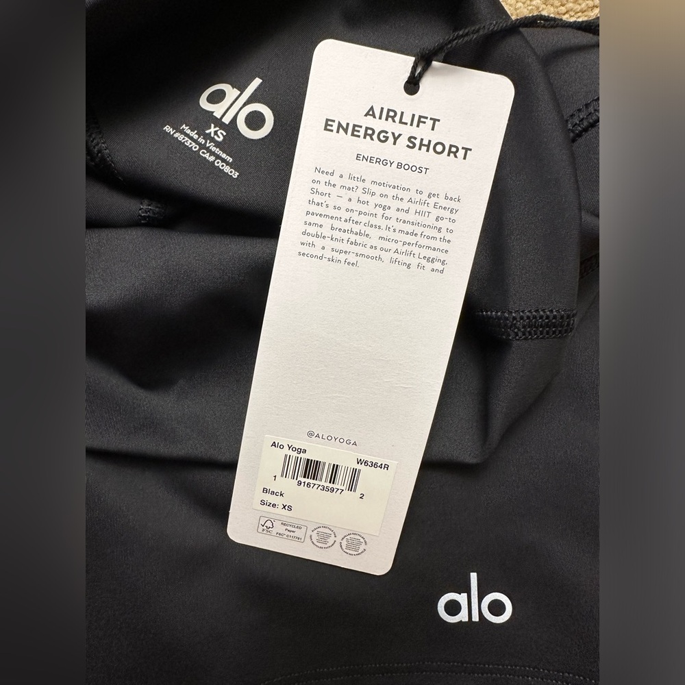 NWT Alo Yoga Airlift Energy Short - 5” Biker Short - XS Black - Picture 3 of 4